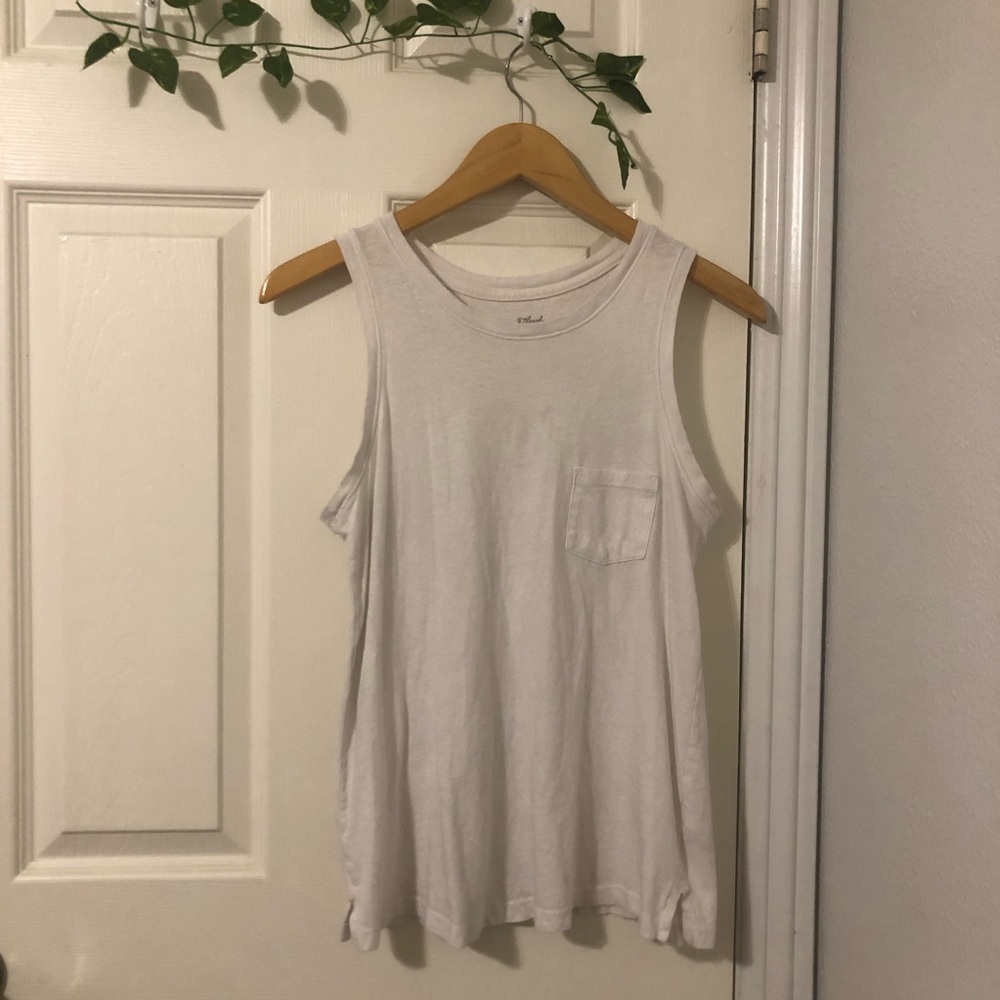 🔴 Universal Thread White Tank